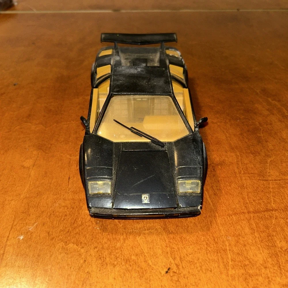 Black Lamborghini Countach 1/24 1:24 Revell G. M. B. H. 1988 Rare Vintage C2
